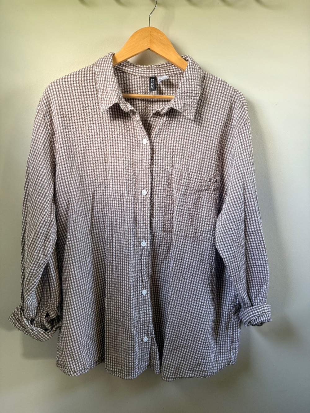H&M Brown and White Gingham Button Up L